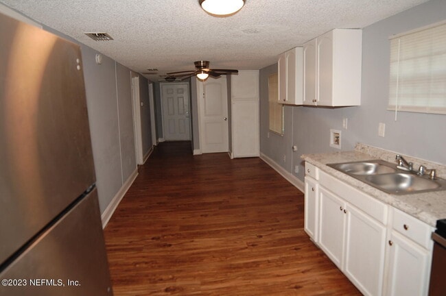 Building Photo - 2125 Morehouse Rd