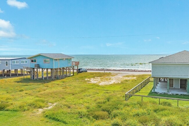 Building Photo - 805 Seashell Dr