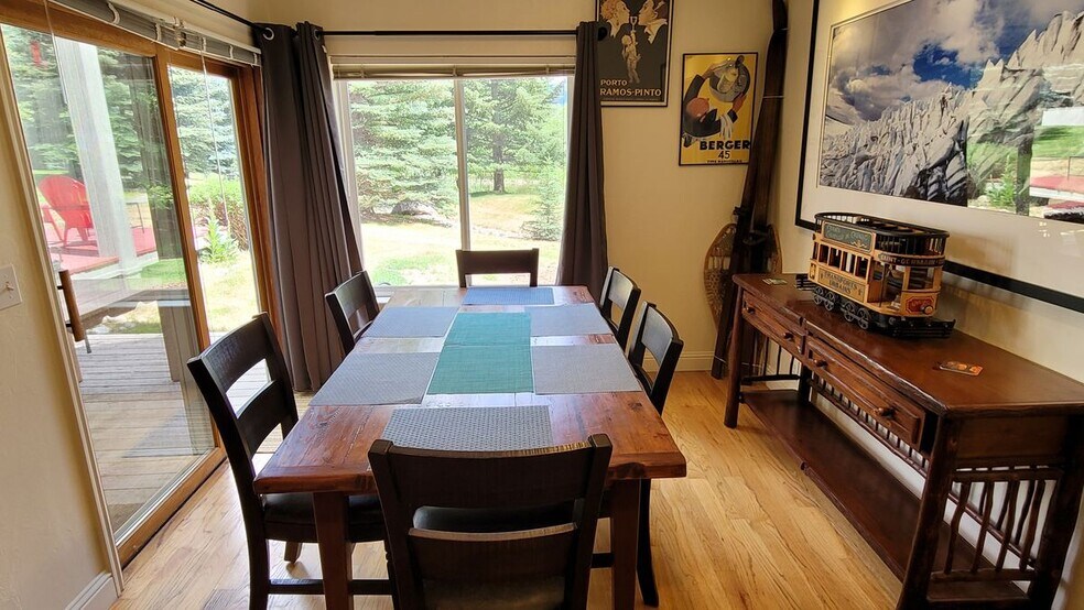 Building Photo - 910 Powder Valley Rd