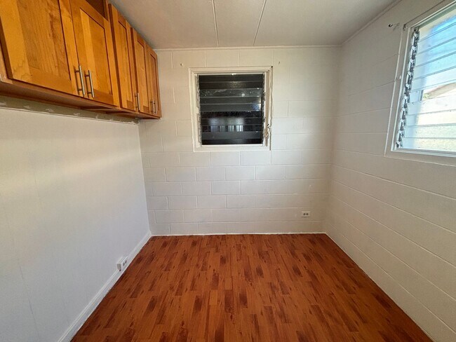 Building Photo - 1508 Sing Loy Ln