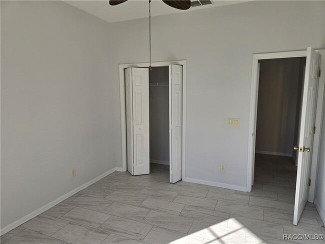 Building Photo - 2846 N Kittery Point