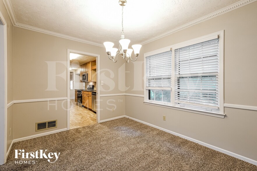Building Photo - 5659 Fern Creek Dr SW