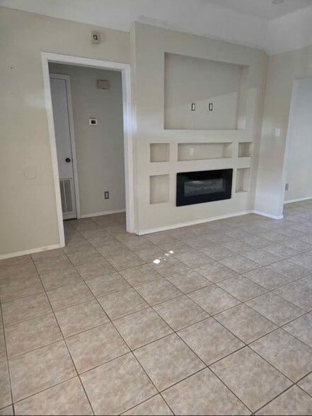 Building Photo - 404 N 29th Ave