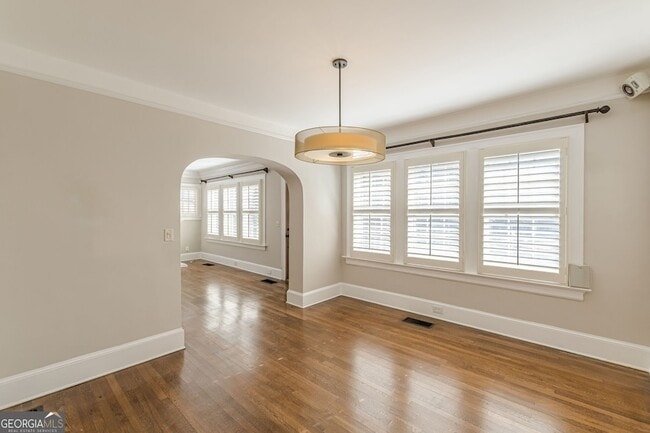 Building Photo - 1957 Walker Ave