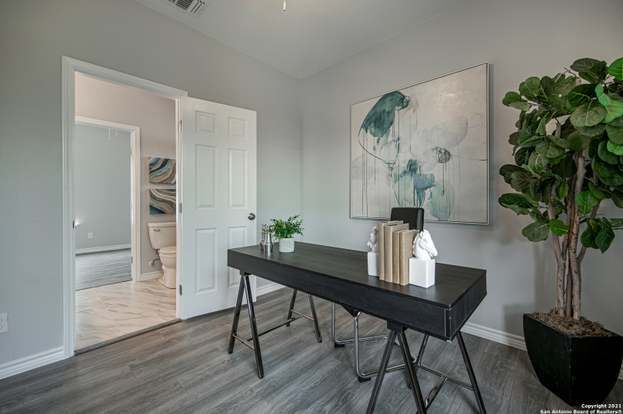Building Photo - 310 Gabriel-