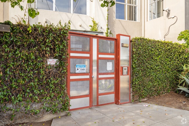 Entrance - 1082 Pennsylvania Ave