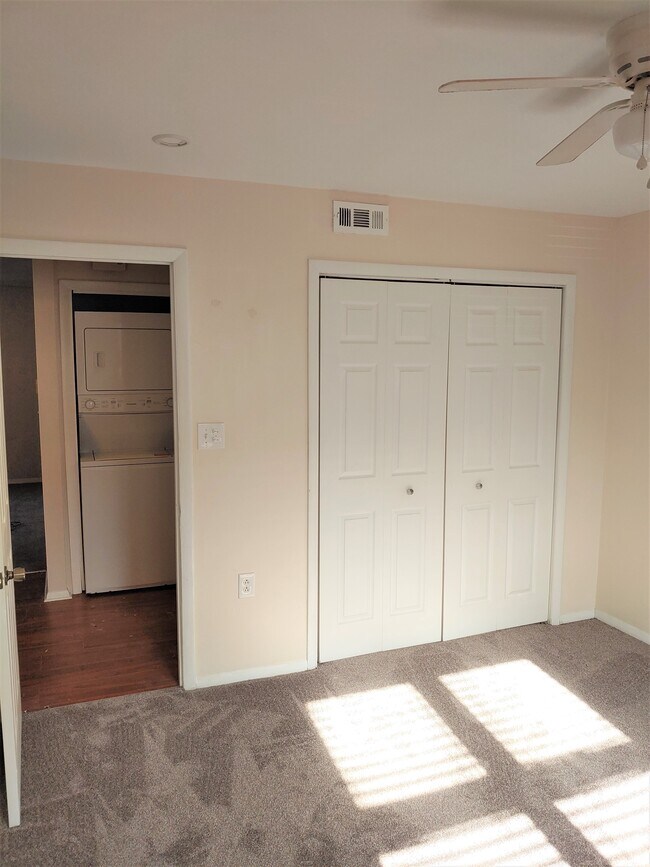 Building Photo - McMenamy Suites