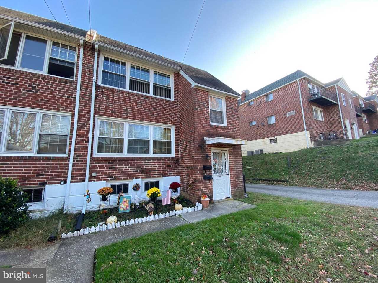 Building Photo - 3220 Albemarle Ave
