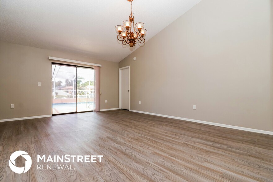 Building Photo - 9827 San Sierra Way
