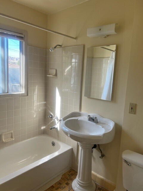 Building Photo - 331 Birmingham Rd