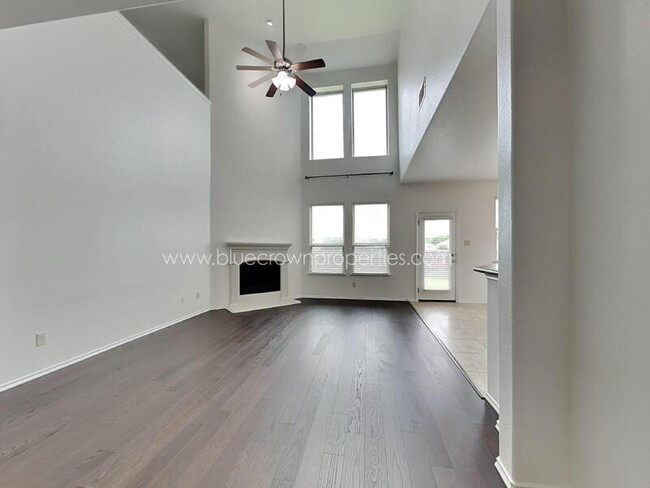 Building Photo - 1211 Antoinette Dr