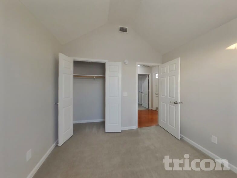 Building Photo - 2103 Academy Way