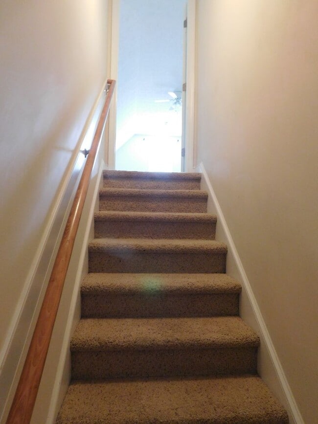 Building Photo - 408 Sweet Gum Way