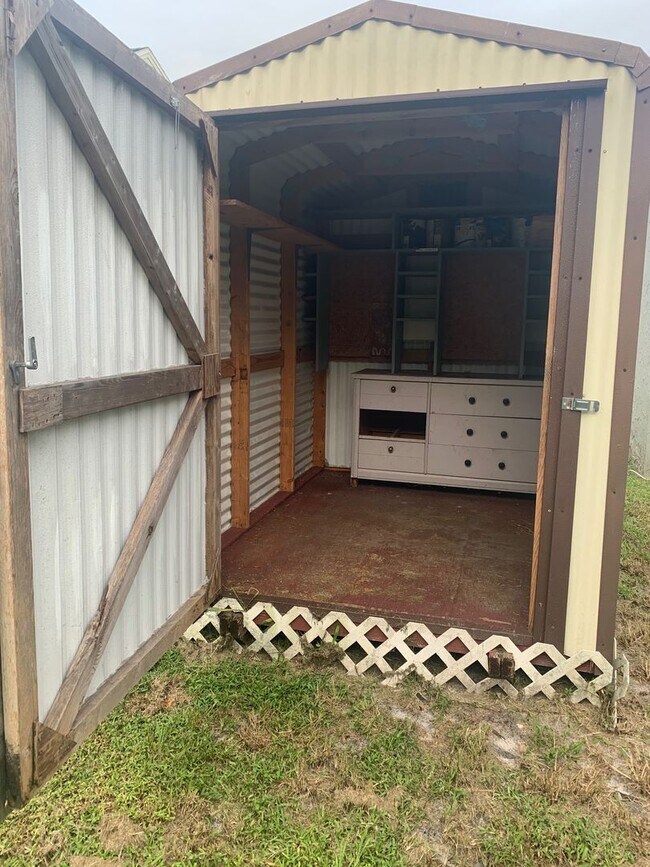 Building Photo - MOVE IN SPECIAL- Cozy Remodeled  1 Bed/1 Bath Home in Saint Cloud