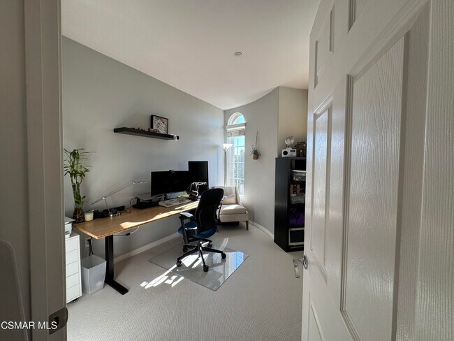 Building Photo - 243 Riverdale Ct