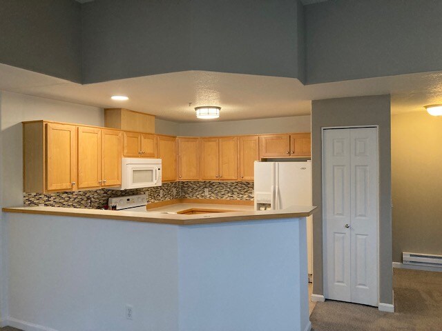 Building Photo - 14735 SW Sandhill Loop