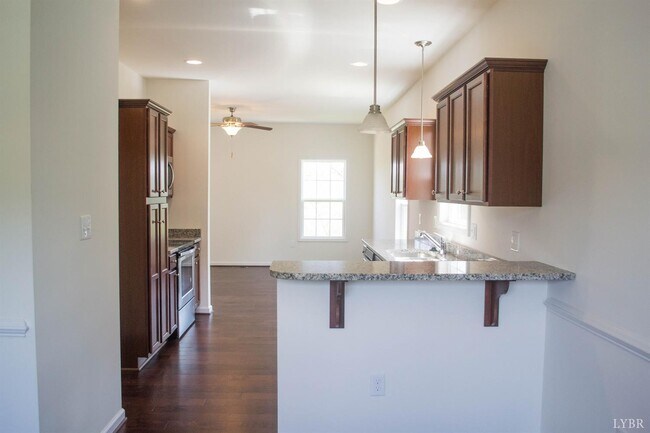 Building Photo - 105 Red Maple Ct