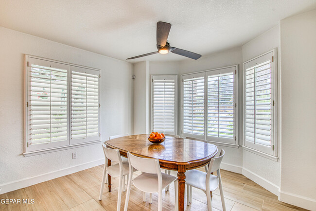 Building Photo - 6205 Brisa Del Mar Dr
