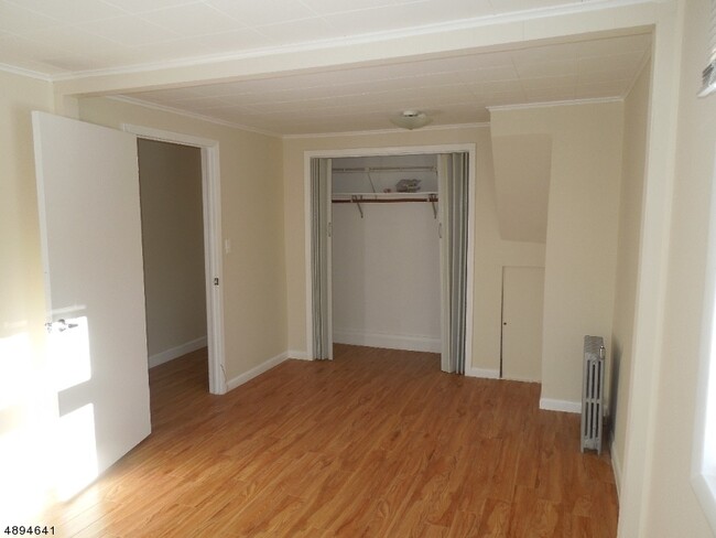 Building Photo - 34 1st St