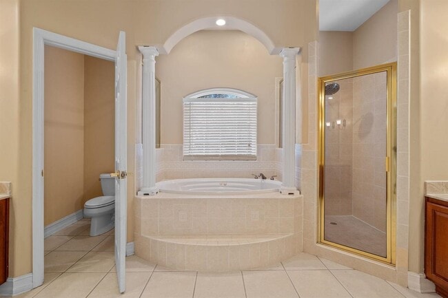 Building Photo - 8846 Glen Abby Dr