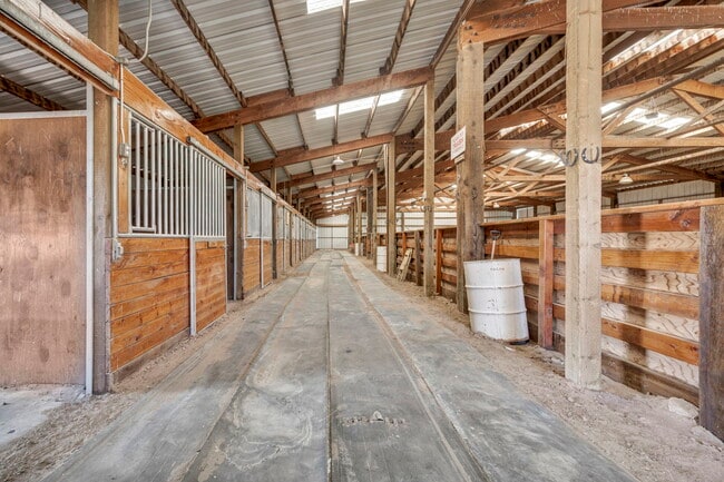 Building Photo - 30 El Caballo Trail