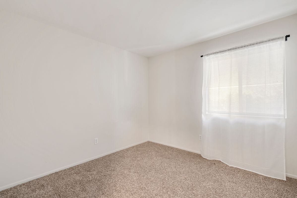 Building Photo - 582 Casitas St