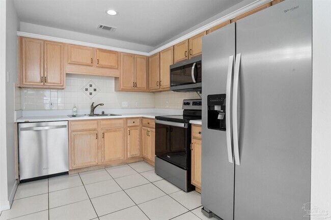 Building Photo - 1356 Redwood Ln