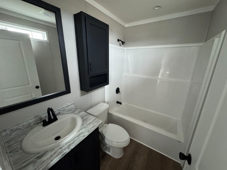 Building Photo - 350 Patriot Ln