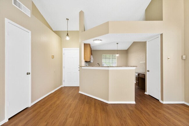 Building Photo - 3 Bedroom/2 Bath Woodcrest Subdivision