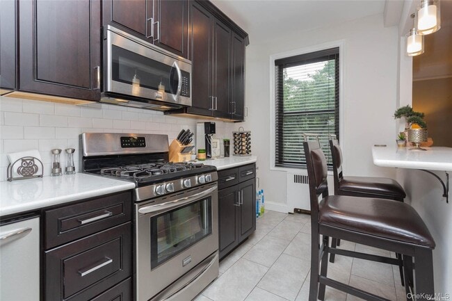 Building Photo - 167-10 Crocheron Ave