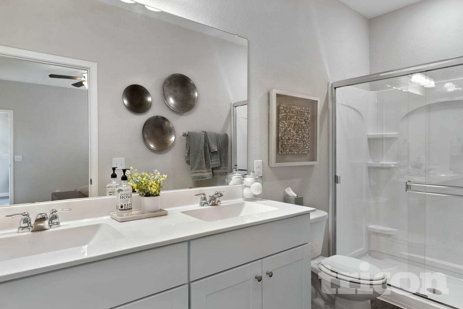 Building Photo - 14319 Palm Ridge