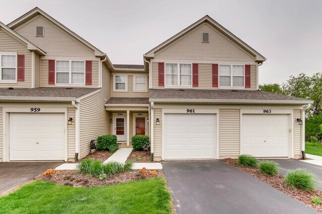 Building Photo - 961 Genesee Ct