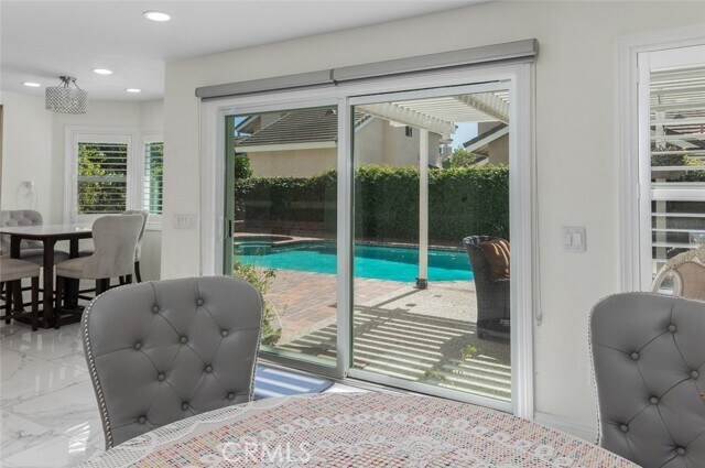 Building Photo - 4 Bayview