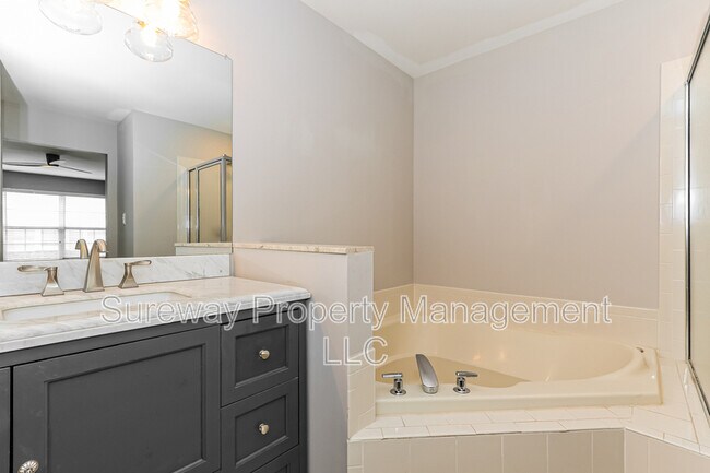 Building Photo - 1704 Delancey Way