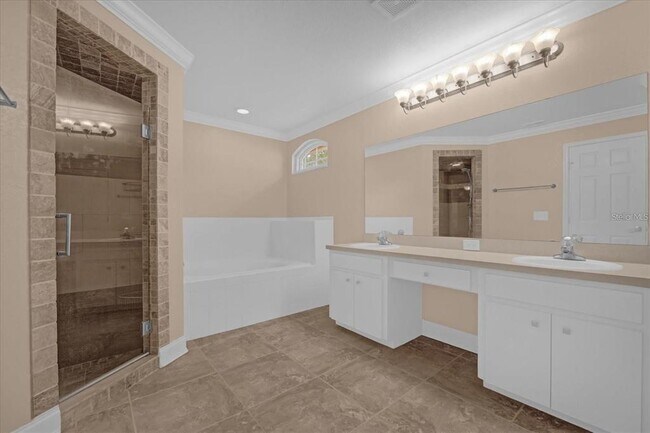 Building Photo - 3499 Summerwood Way