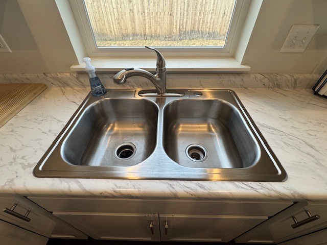 Kitchen Sink - 205 Manhattan South Rd