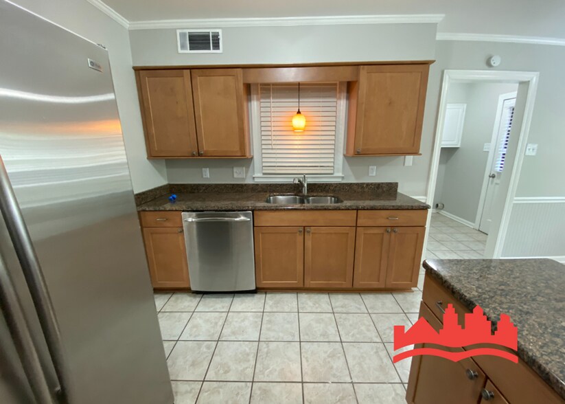 Building Photo - 8510 Farmington Cove