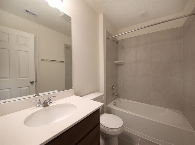 Building Photo - 9407 Castillo Ct