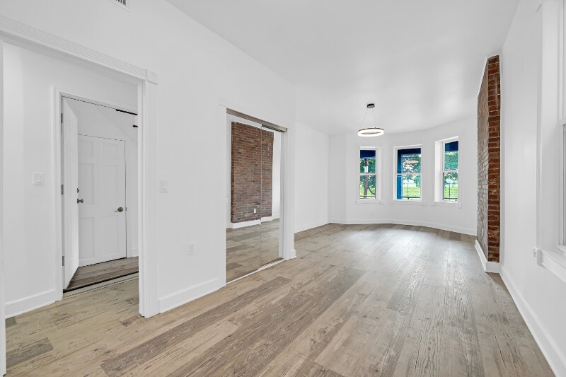 Building Photo - 3127 Sedgwick Ave