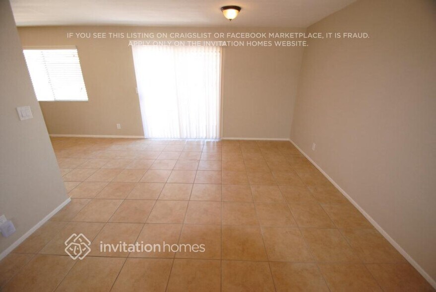 Building Photo - 817 N 95th St
