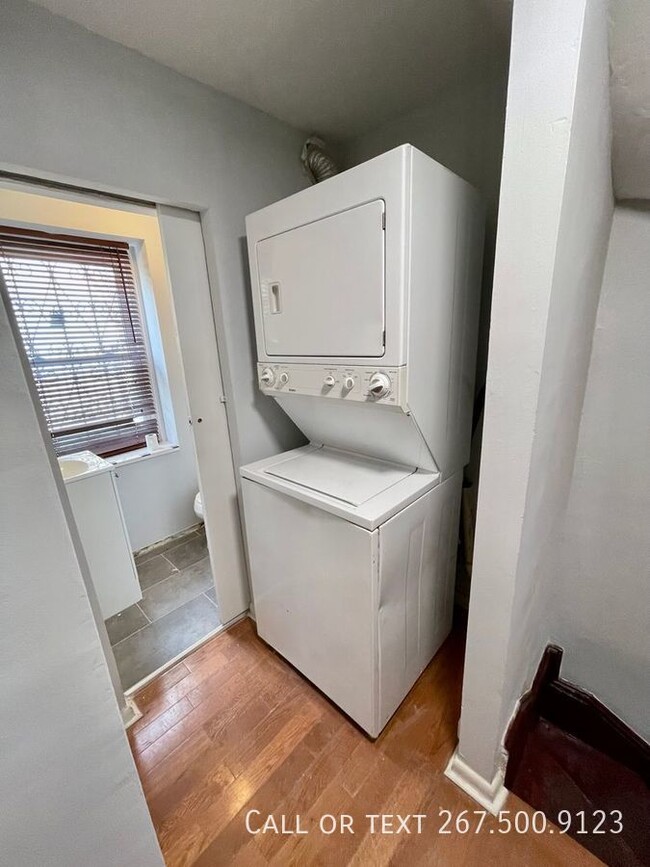 Building Photo - Renovated 2bd apt in Northern Liberties. D...