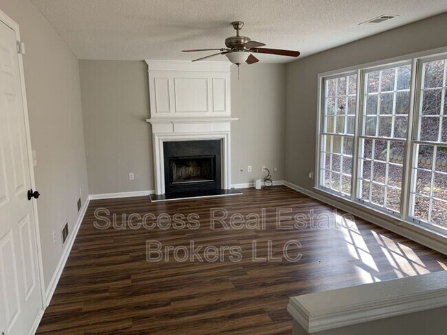 Building Photo - 11020 Egmont Dr