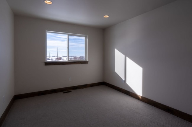 Building Photo - Modern 3-Bedroom Townhome in the Heart of Bozeman, MT