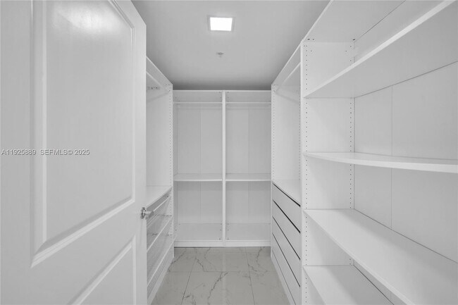 Building Photo - 400 Sunny Isles Blvd