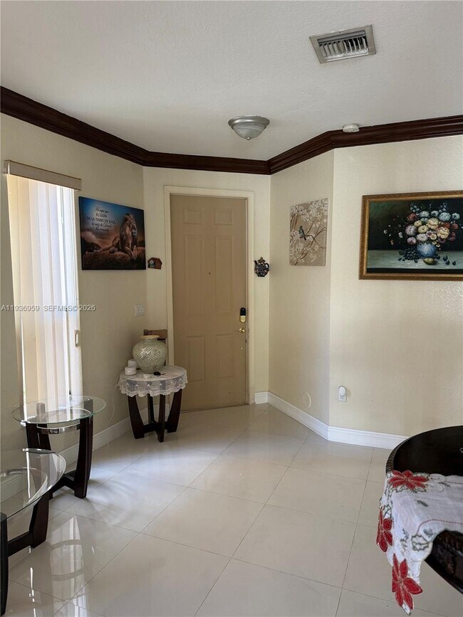 Building Photo - 3951 NE 13th Dr