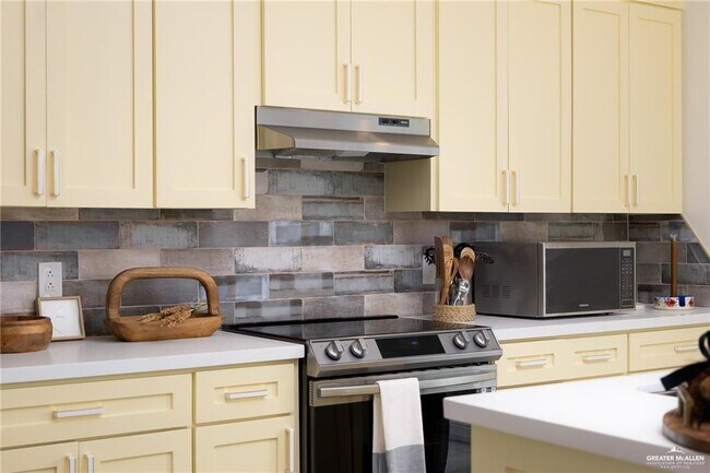 Building Photo - 19 Bass Ave