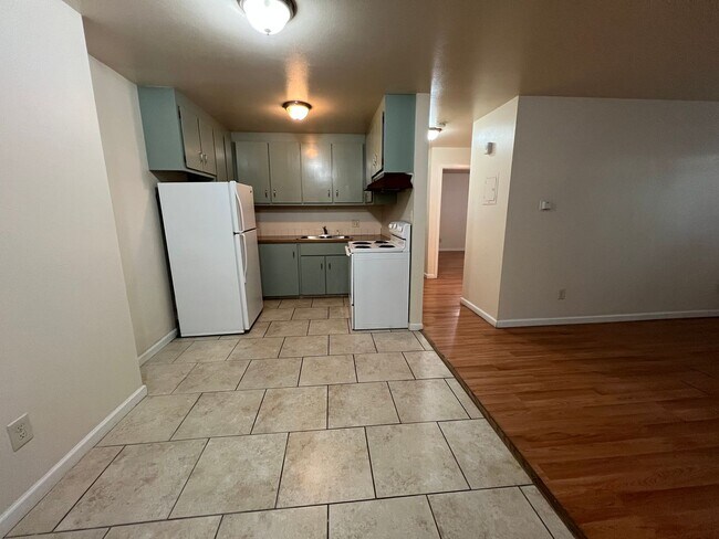 Interior Photo - Mathews327 (KC-KS-RB)