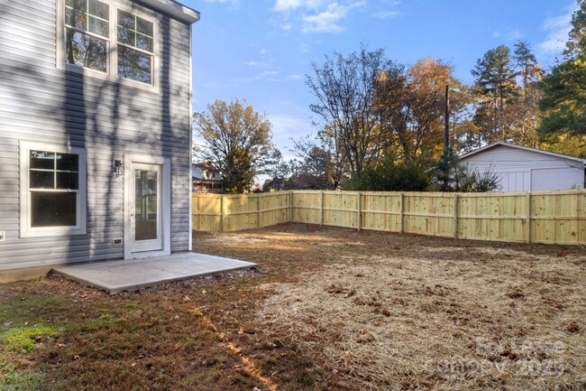 Building Photo - 990 Shearer Rd