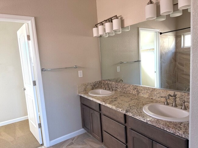 Building Photo - Beautiful Home Ready for Rent!