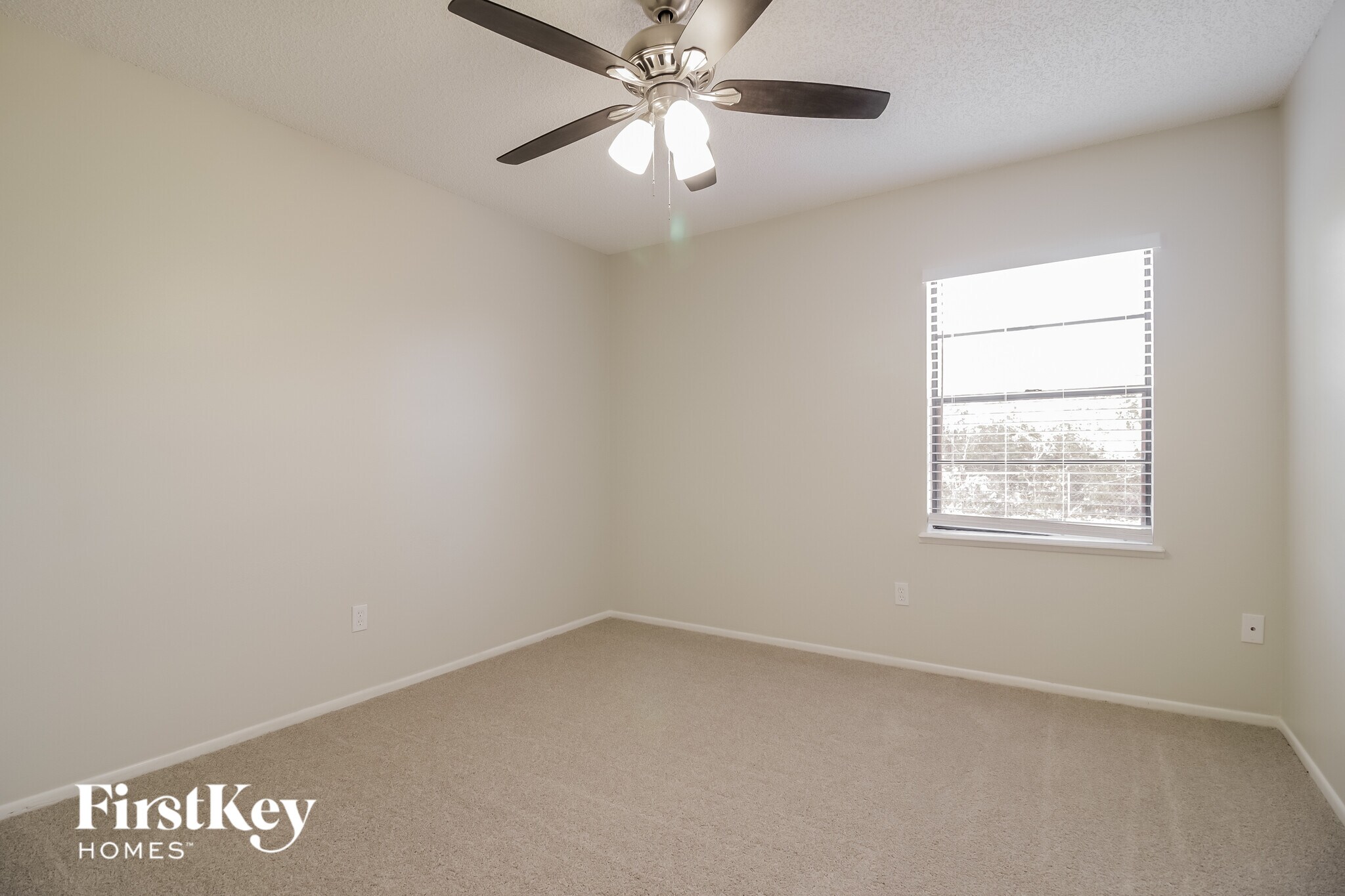 Building Photo - 2416 Lackland Dr